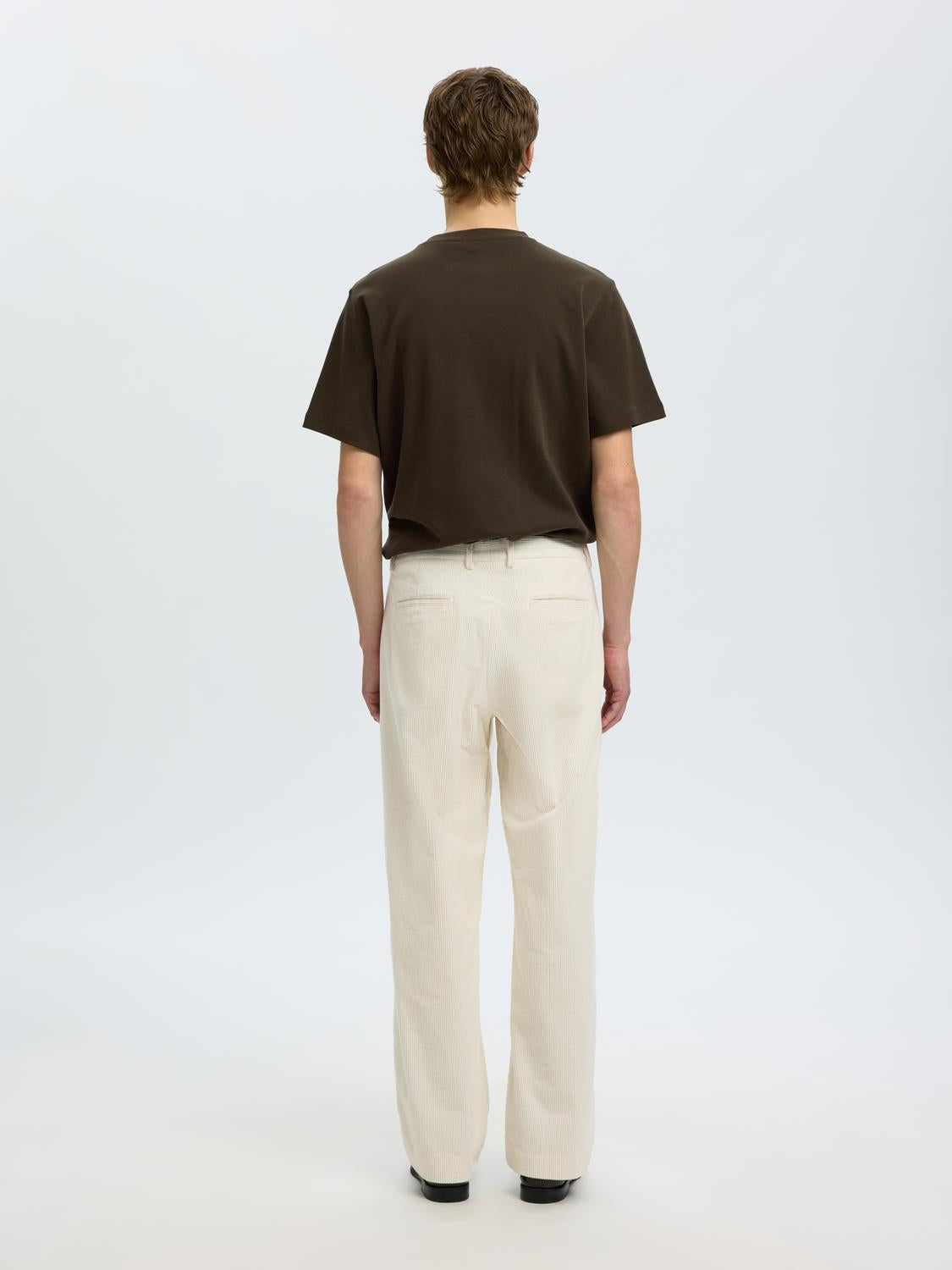 model_shot-back